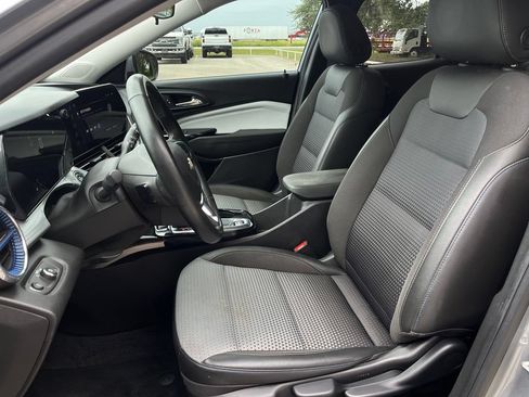 Used 2024 Chevrolet Trax LT w/ Driver Confidence Package FWD image 14