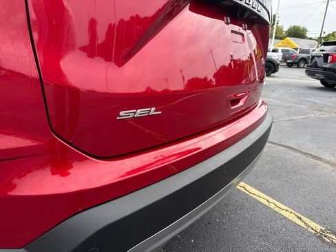 Used 2024 Ford Edge SEL w/ Convenience Package AWD/4WD image 11