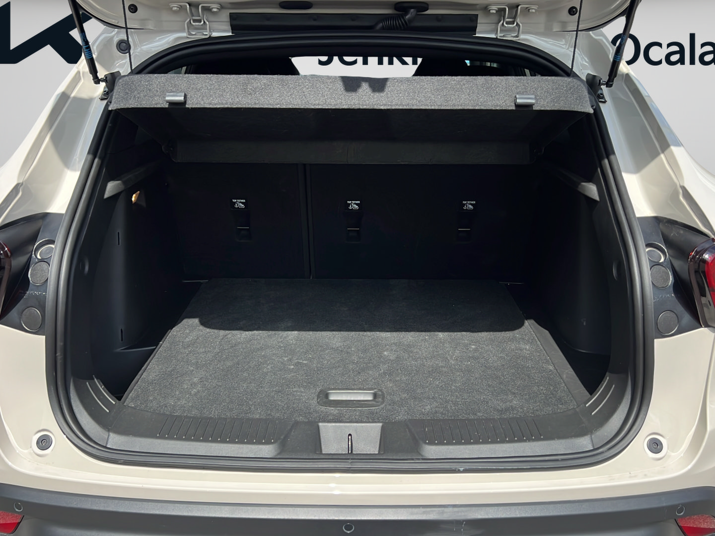 Used 2026 Chevrolet Trax RS w/ Sunroof Package FWD image 9