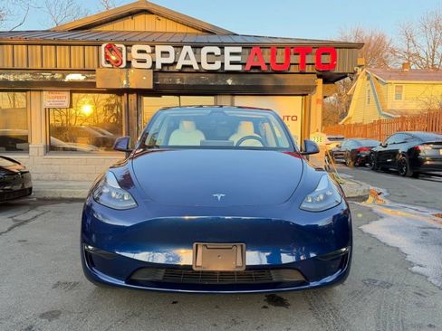 Used 2024 Tesla Model Y Long Range image 2