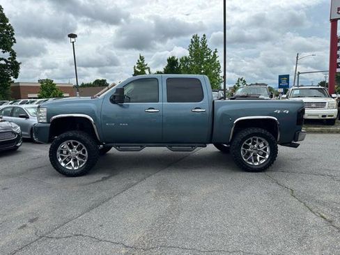 Used 2009 Chevrolet Silverado 1500 LT w/ Power Pack Plus AWD/4WD image 8
