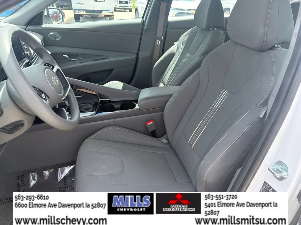 Used 2025 Hyundai Elantra Hybrid FWD image 10