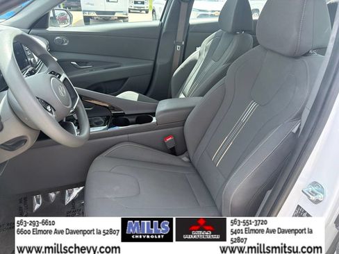 Used 2025 Hyundai Elantra Hybrid FWD image 10