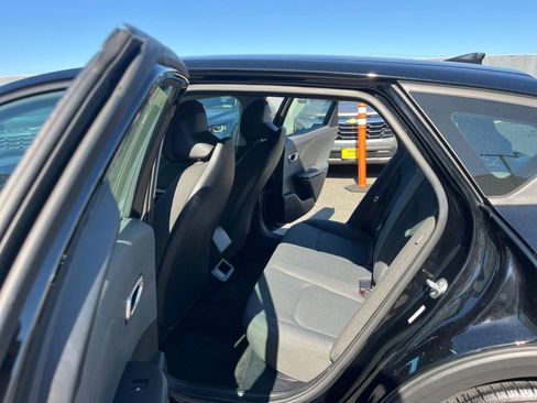 Used 2025 Kia K4 FWD image 26