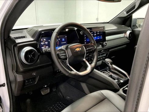 Used 2025 Chevrolet Colorado LT w/ LT Convenience Package image 16