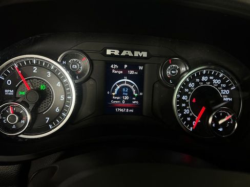 Used 2024 RAM 2500 Big Horn w/ Bed Utility Group image 20