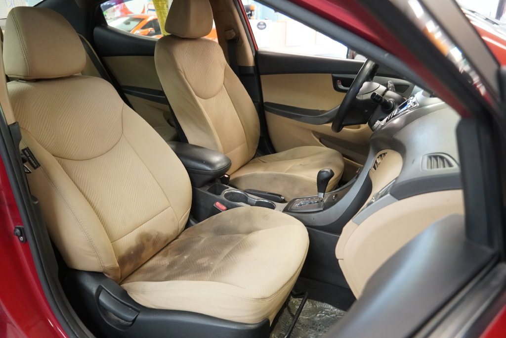 Used 2013 Hyundai Elantra GLS FWD image 32