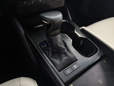 Used 2024 Lexus ES 300h w/ Premium Package FWD image 21