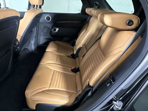 Used 2020 Land Rover Discovery HSE image 29