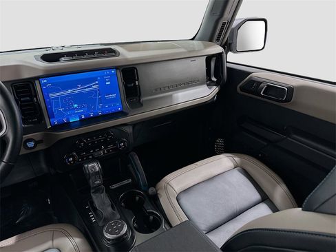 Used 2024 Ford Bronco Wildtrak image 23