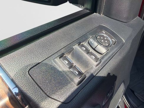 Used 2020 Ford F150 Lariat w/ Equipment Group 502A Luxury AWD/4WD image 19