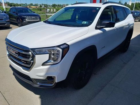 Used 2024 GMC Terrain AT4 w/ Tech Package AWD/4WD image 5