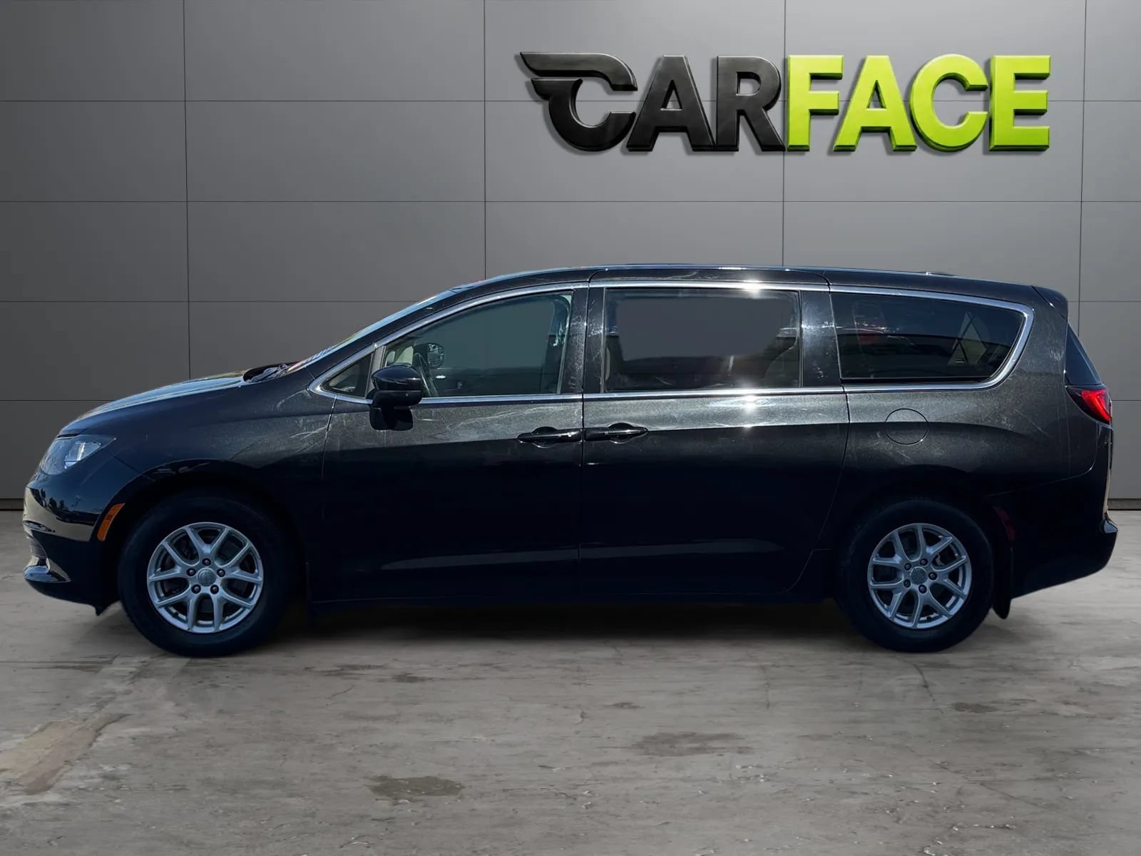 Used 2017 Chrysler Pacifica Touring FWD image 7