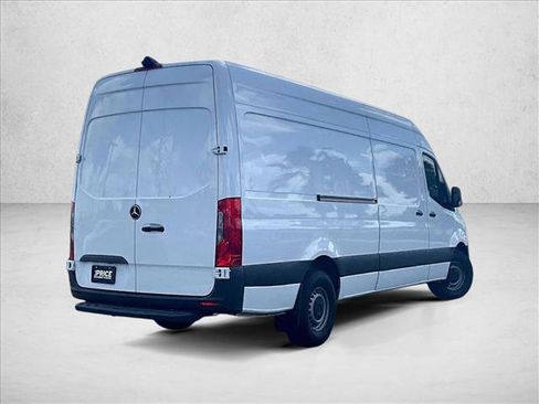 Used 2020 Mercedes-Benz Sprinter 2500 image 2