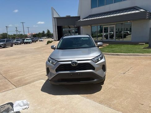 Used 2023 Toyota RAV4 XLE AWD/4WD image 8