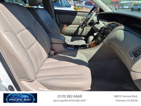 Used 2004 Toyota Avalon XLS FWD image 18