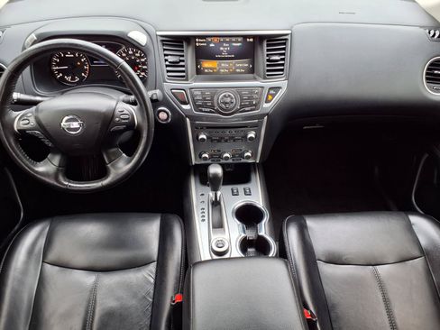 Used 2020 Nissan Pathfinder SL AWD/4WD image 4
