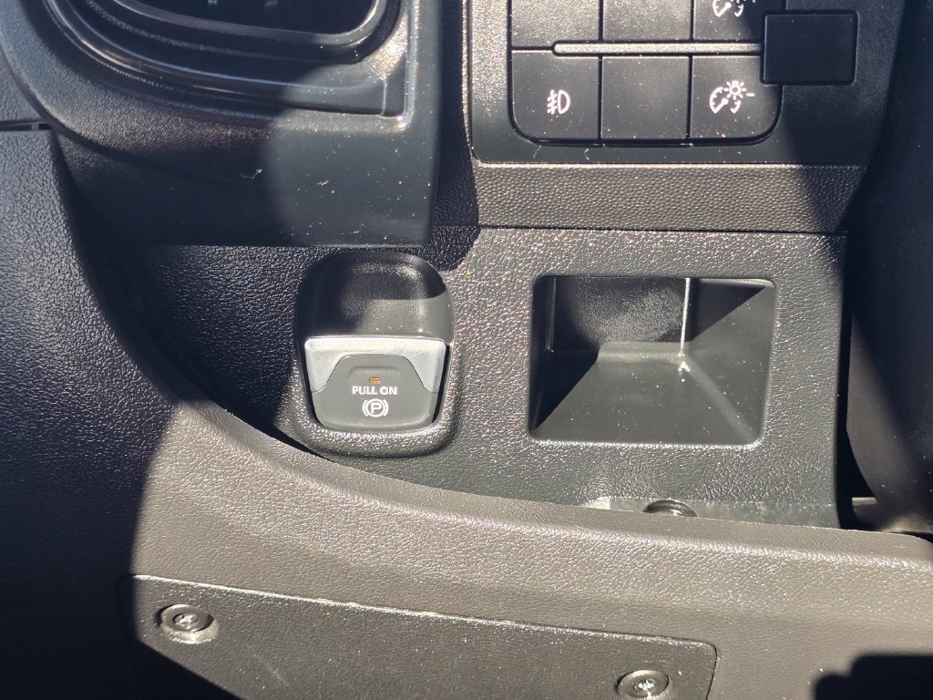 Used 2025 RAM ProMaster 2500 w/ Convenience Group FWD image 31