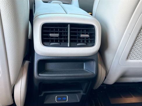 Used 2024 Mercedes-Benz GLE 450e 4MATIC image 19