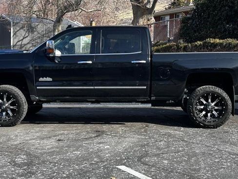 Used 2018 Chevrolet Silverado 3500 High Country image 2
