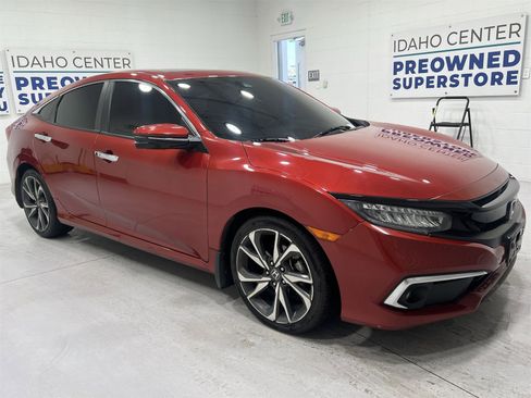 Used 2020 Honda Civic Touring image 2