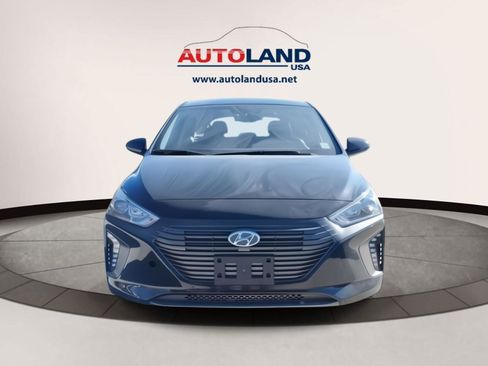 Used 2019 Hyundai Ioniq Plug-In Hybrid image 2