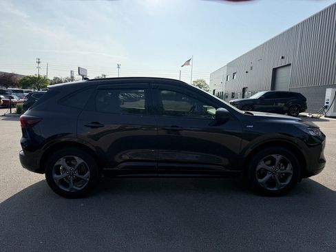 Used 2023 Ford Escape ST-Line w/ Tech Pack #1 AWD/4WD image 2