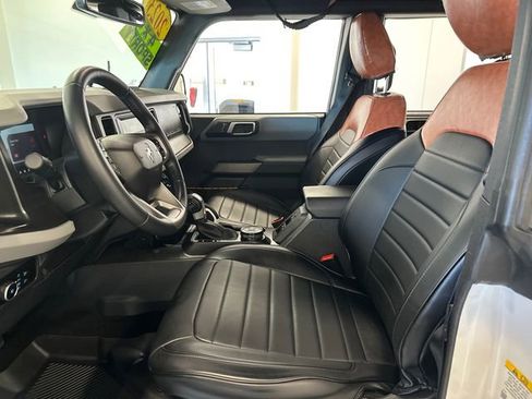 Used 2023 Ford Bronco Badlands w/ Sasquatch Package image 27