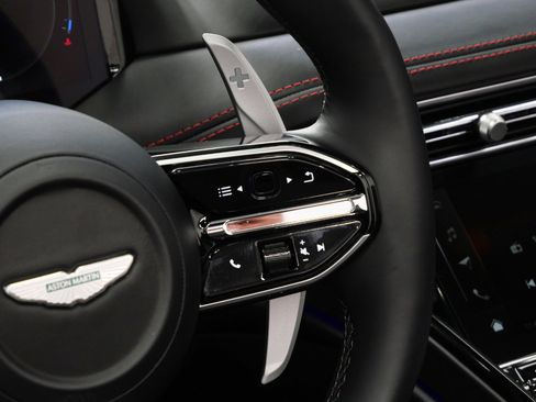 Used 2025 Aston Martin DB12 Convertible RWD image 32