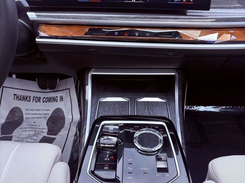 Used 2023 BMW 740i RWD image 21