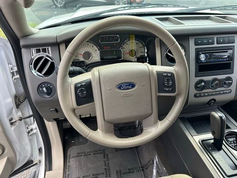 Used 2010 Ford Expedition XLT RWD image 13