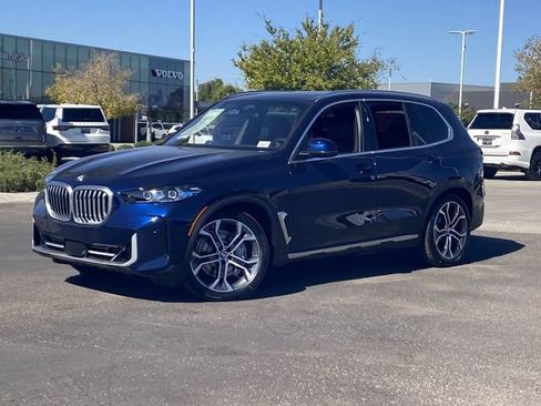 Used 2026 BMW X5 xDrive50e w/ Premium Package AWD/4WD image 2