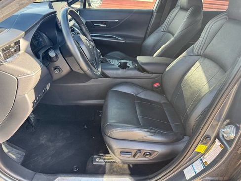 Used 2021 Toyota Venza Limited w/ Advanced Technology Package AWD/4WD image 8