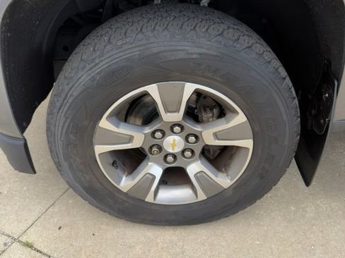 Used 2018 Chevrolet Colorado Z71 AWD/4WD image 9