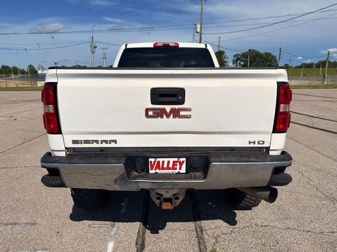 Used 2016 GMC Sierra 2500 SLT w/ Suspension Package, Off-Road AWD/4WD image 9
