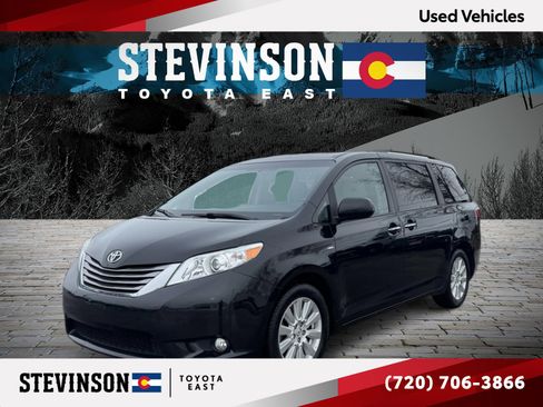 Used 2017 Toyota Sienna XLE Premium image 1