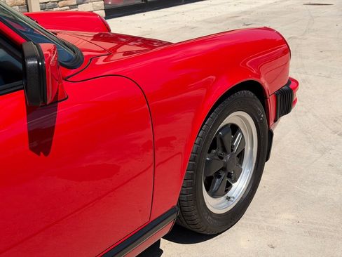 Used 1989 Porsche 911 Carrera RWD image 14