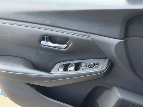 Used 2025 Nissan Sentra SV FWD image 25