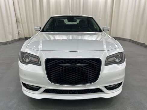 Used 2023 Chrysler 300 Touring L w/ Popular Equipment Group image 8