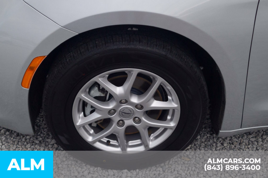 Used 2023 Chrysler Voyager LX FWD image 14