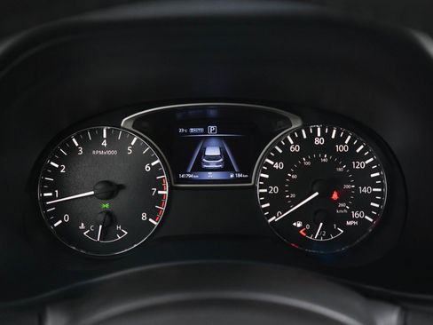 Used 2020 Nissan Pathfinder Platinum AWD/4WD image 25