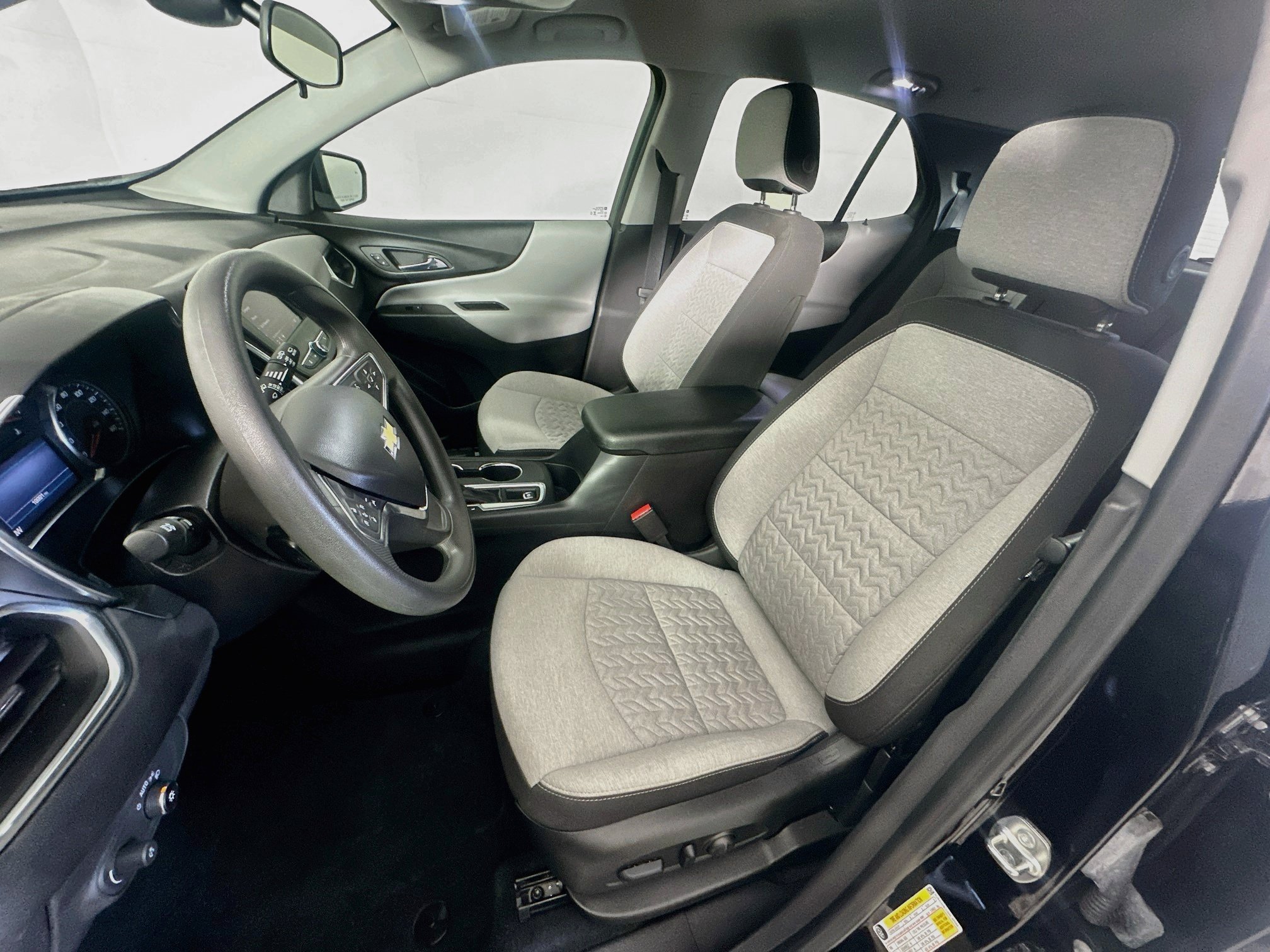 Used 2024 Chevrolet Equinox LS w/ LS Convenience Package FWD image 13