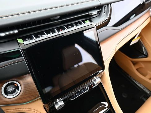 New 2025 Jeep Grand Cherokee L Summit image 25