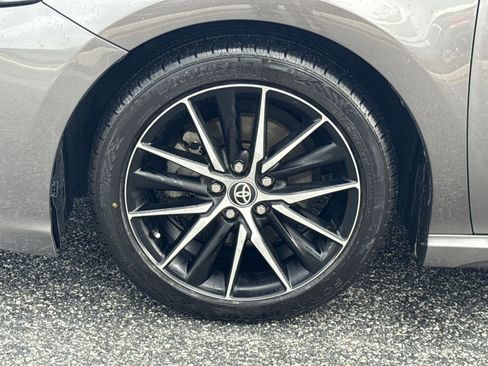 Used 2021 Toyota Camry SE FWD image 12