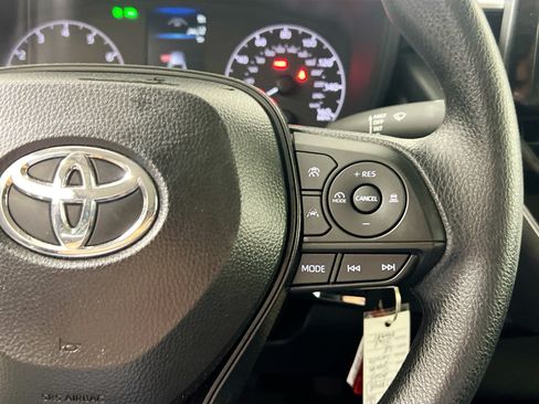 Used 2025 Toyota Corolla LE FWD image 18