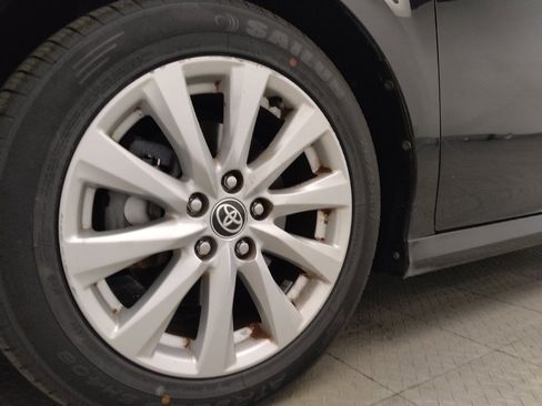 Used 2020 Toyota Camry LE FWD image 31