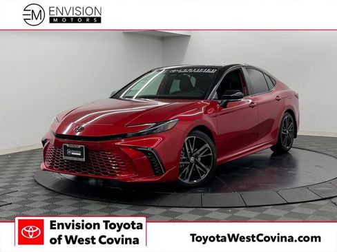 Used 2025 Toyota Camry XSE FWD image 1