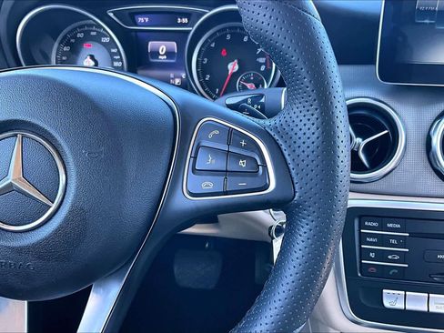 Used 2018 Mercedes-Benz GLA 250 image 25