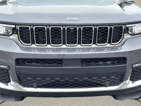 Used 2025 Jeep Grand Cherokee L Limited w/ Luxury Tech Group II AWD/4WD image 10