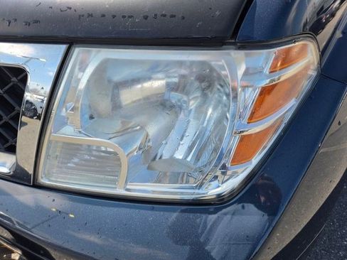 Used 2017 Nissan Frontier SV image 19